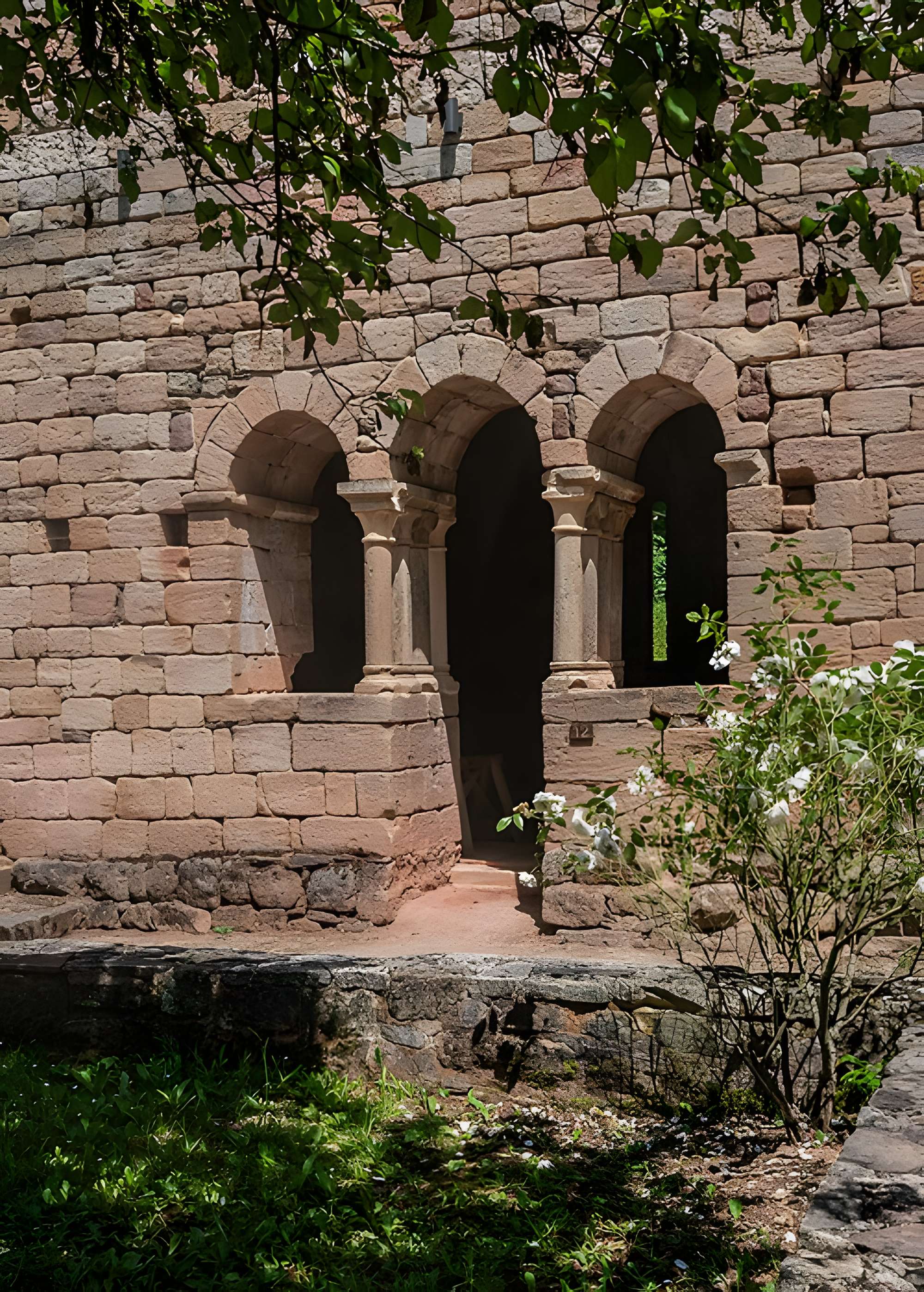 Ruines de l'ancien prieuré du Sauvage