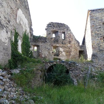 Enceinte fortifiée du village de Flaujac