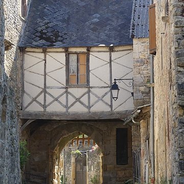 Enceinte fortifiée du village de Flaujac