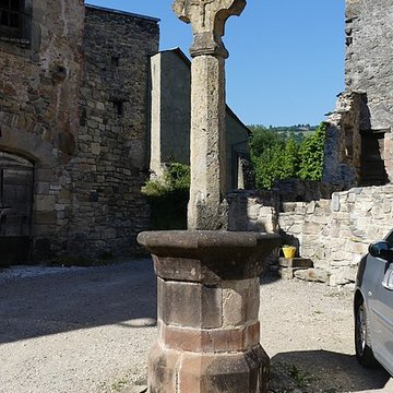 Enceinte fortifiée du village de Flaujac