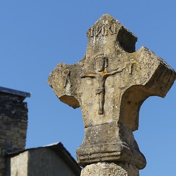 Enceinte fortifiée du village de Flaujac