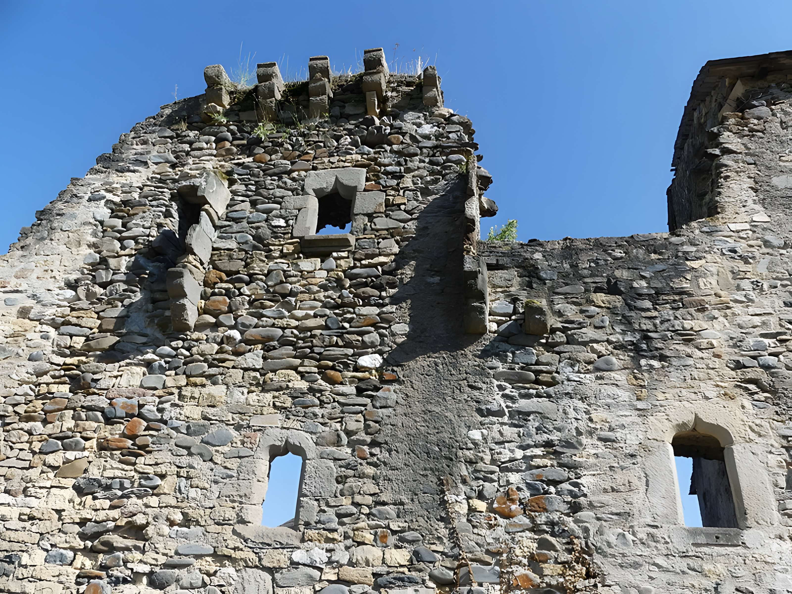 Enceinte fortifiée du village de Flaujac