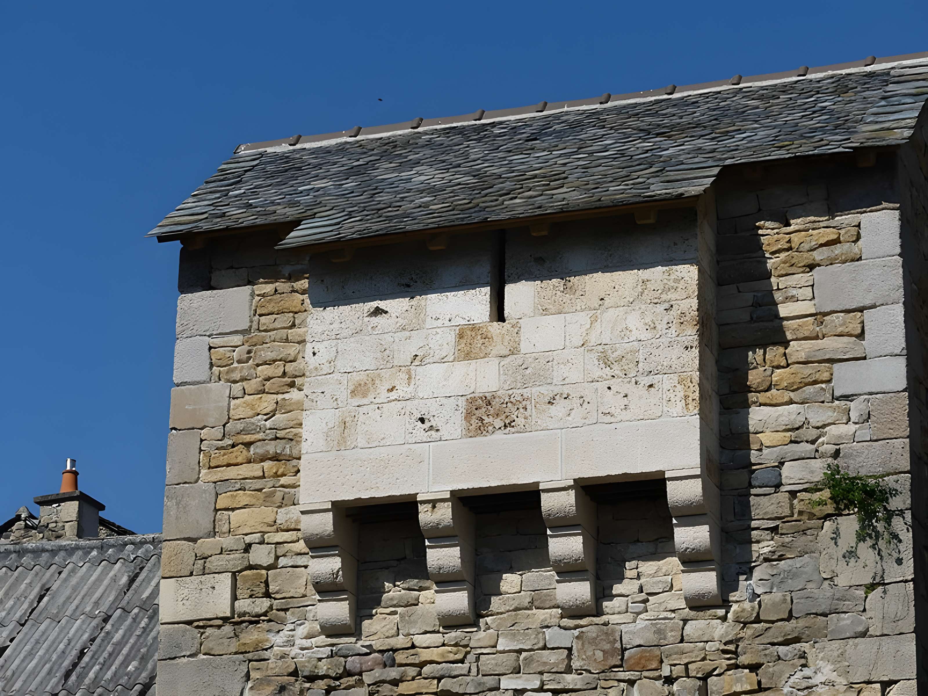 Enceinte fortifiée du village de Flaujac