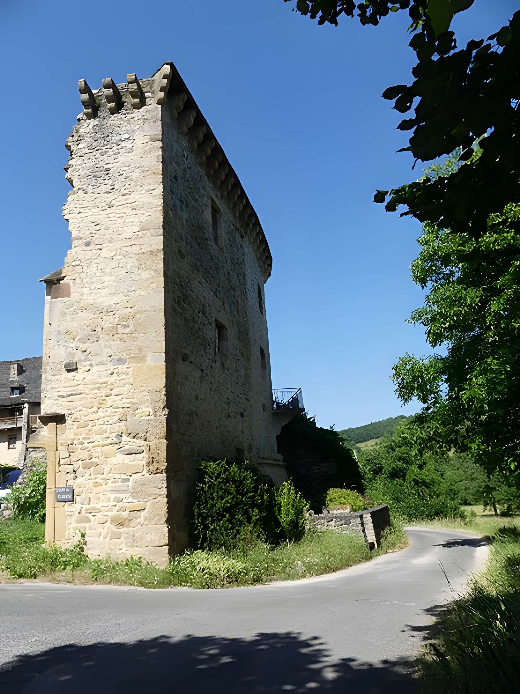 Enceinte fortifiée du village de Flaujac