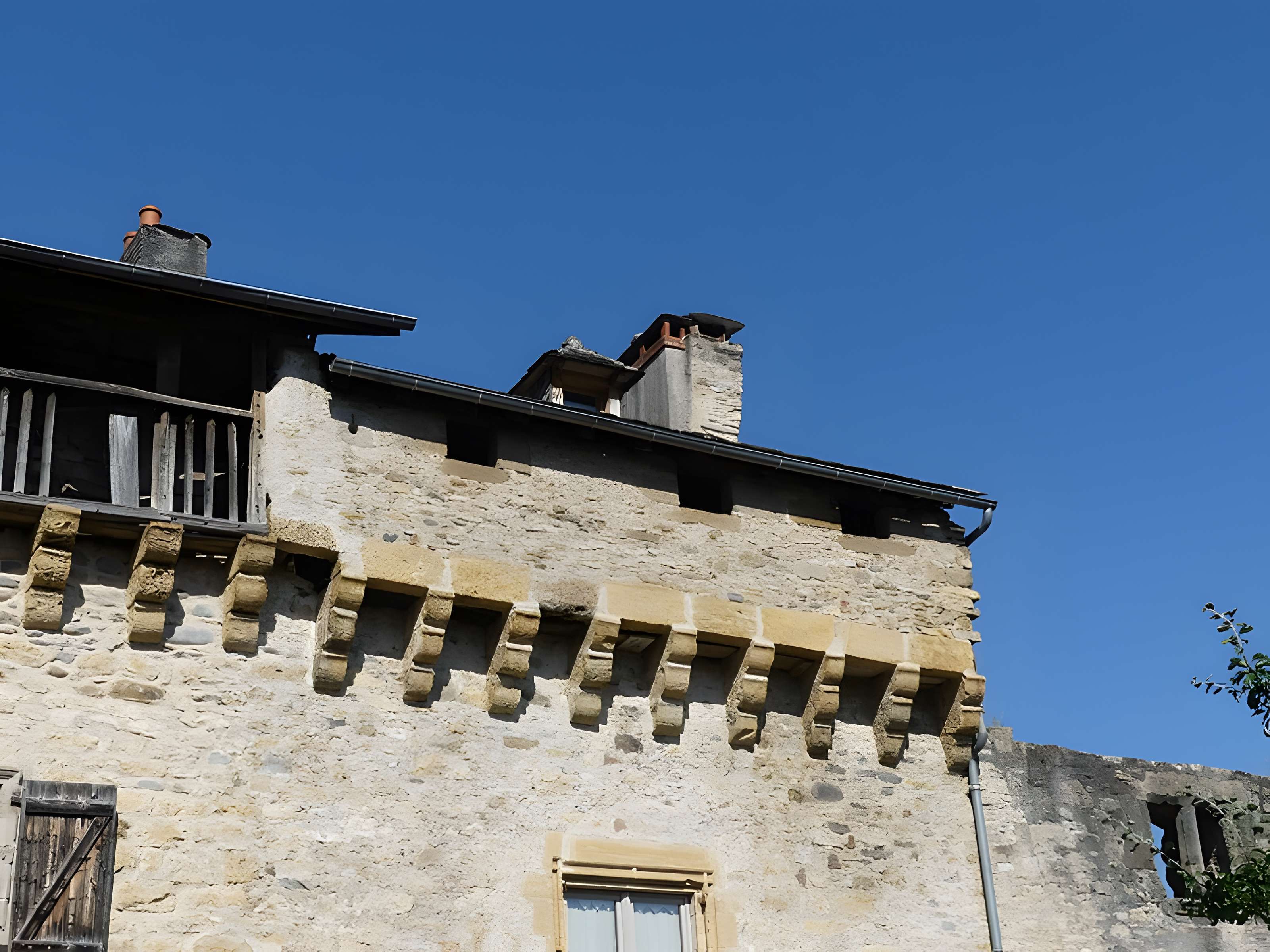 Enceinte fortifiée du village de Flaujac
