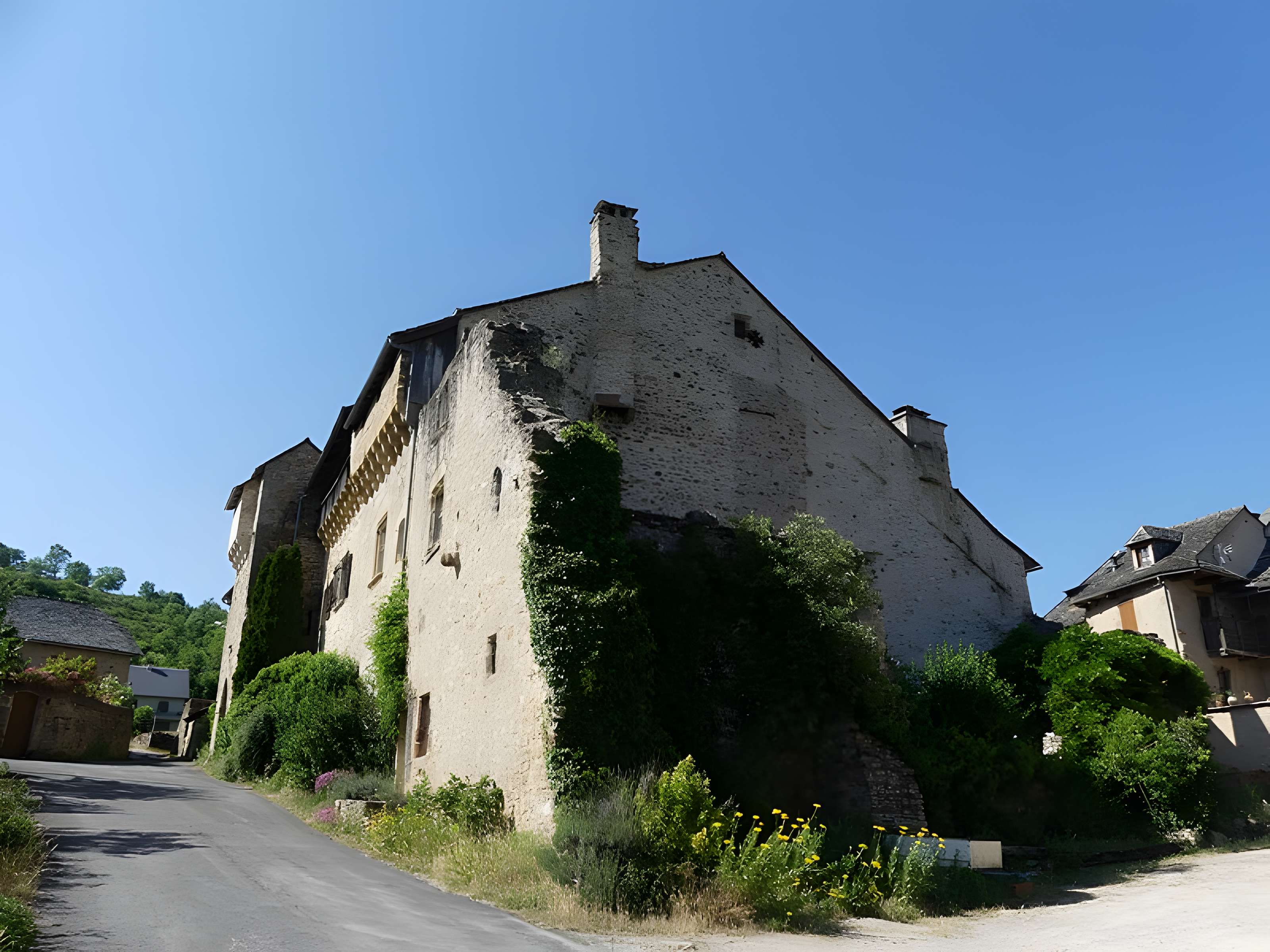 Enceinte fortifiée du village de Flaujac