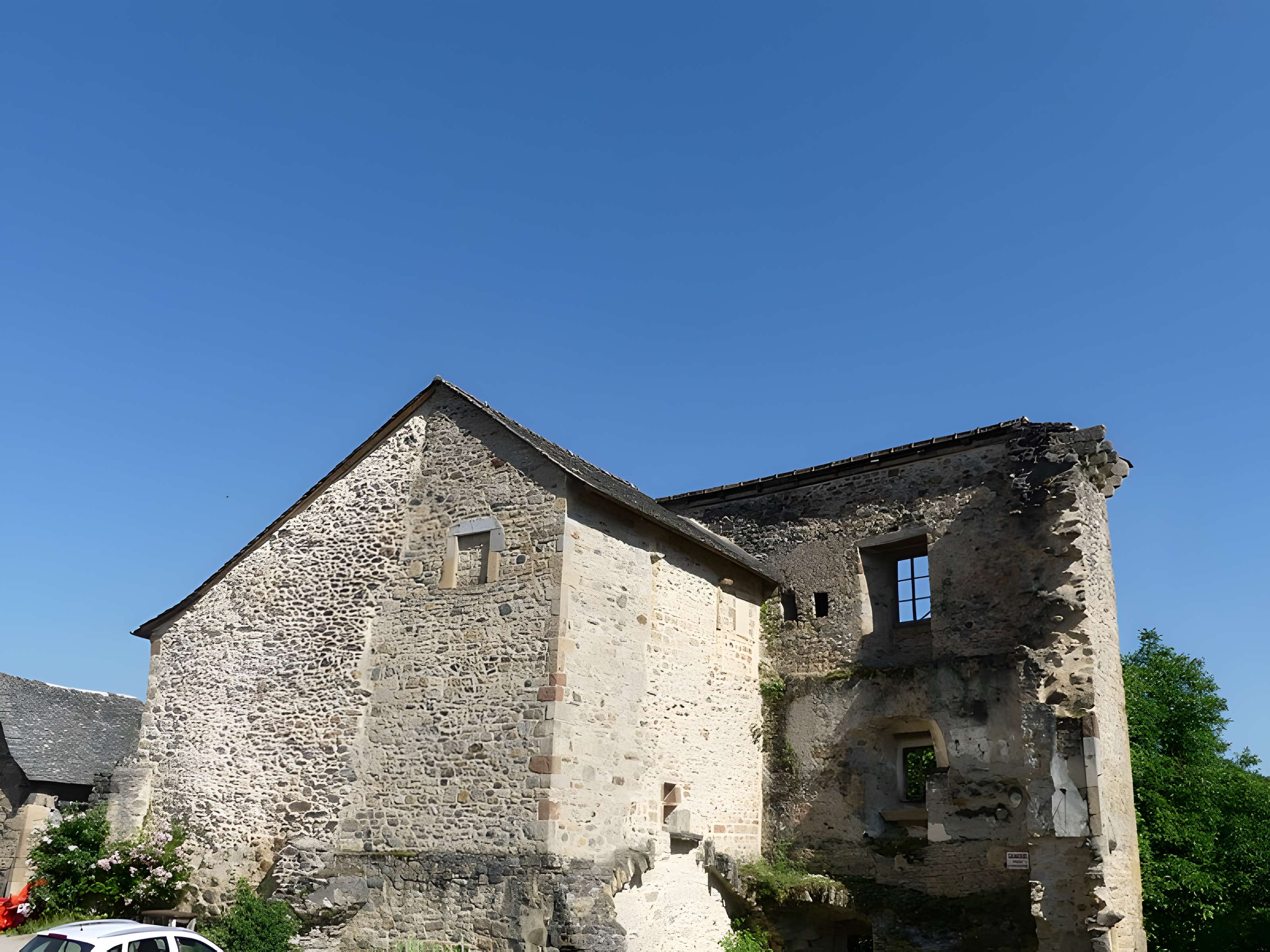 Enceinte fortifiée du village de Flaujac