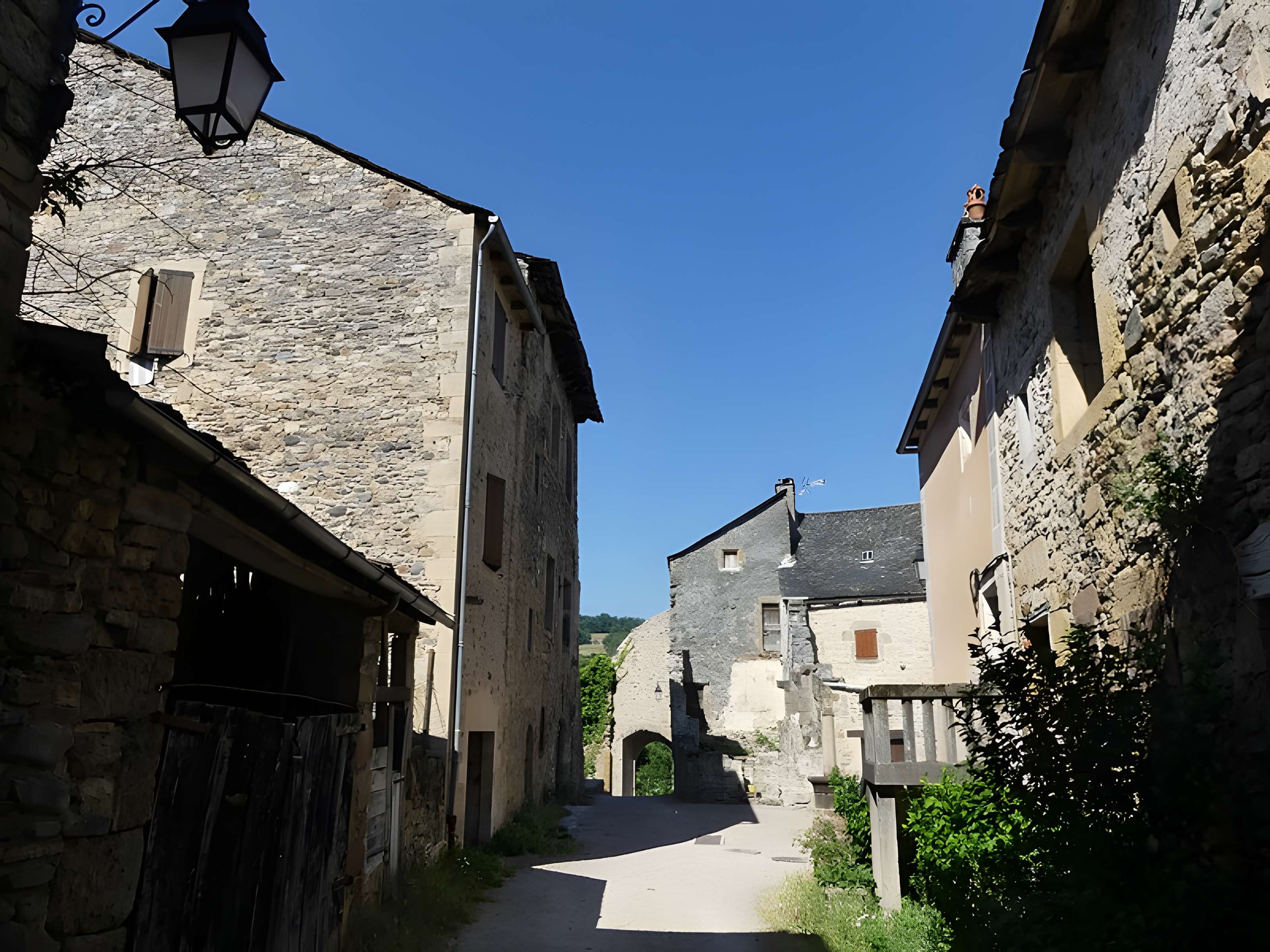 Enceinte fortifiée du village de Flaujac