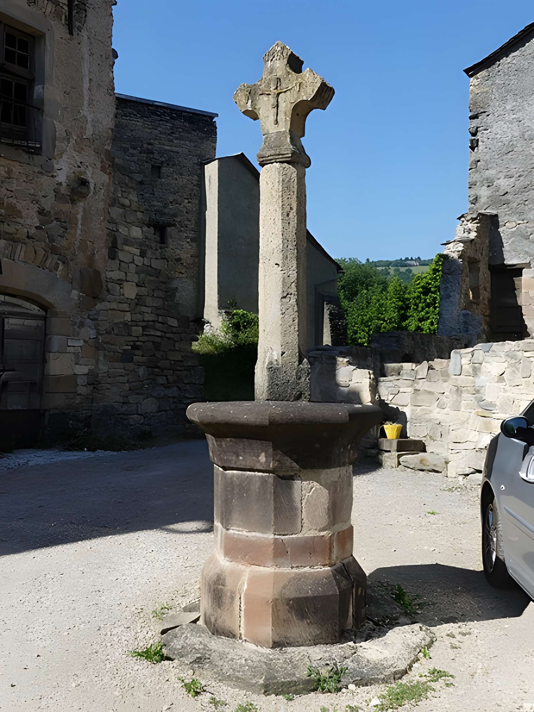 Enceinte fortifiée du village de Flaujac