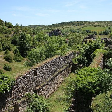 Donjon et les restes du château