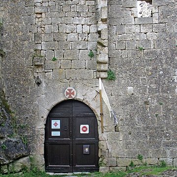 Donjon et les restes du château
