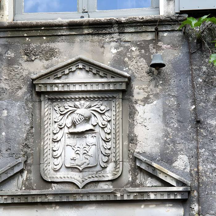 Photo de Haus unterstützt von der nördlichen Front der Rampen