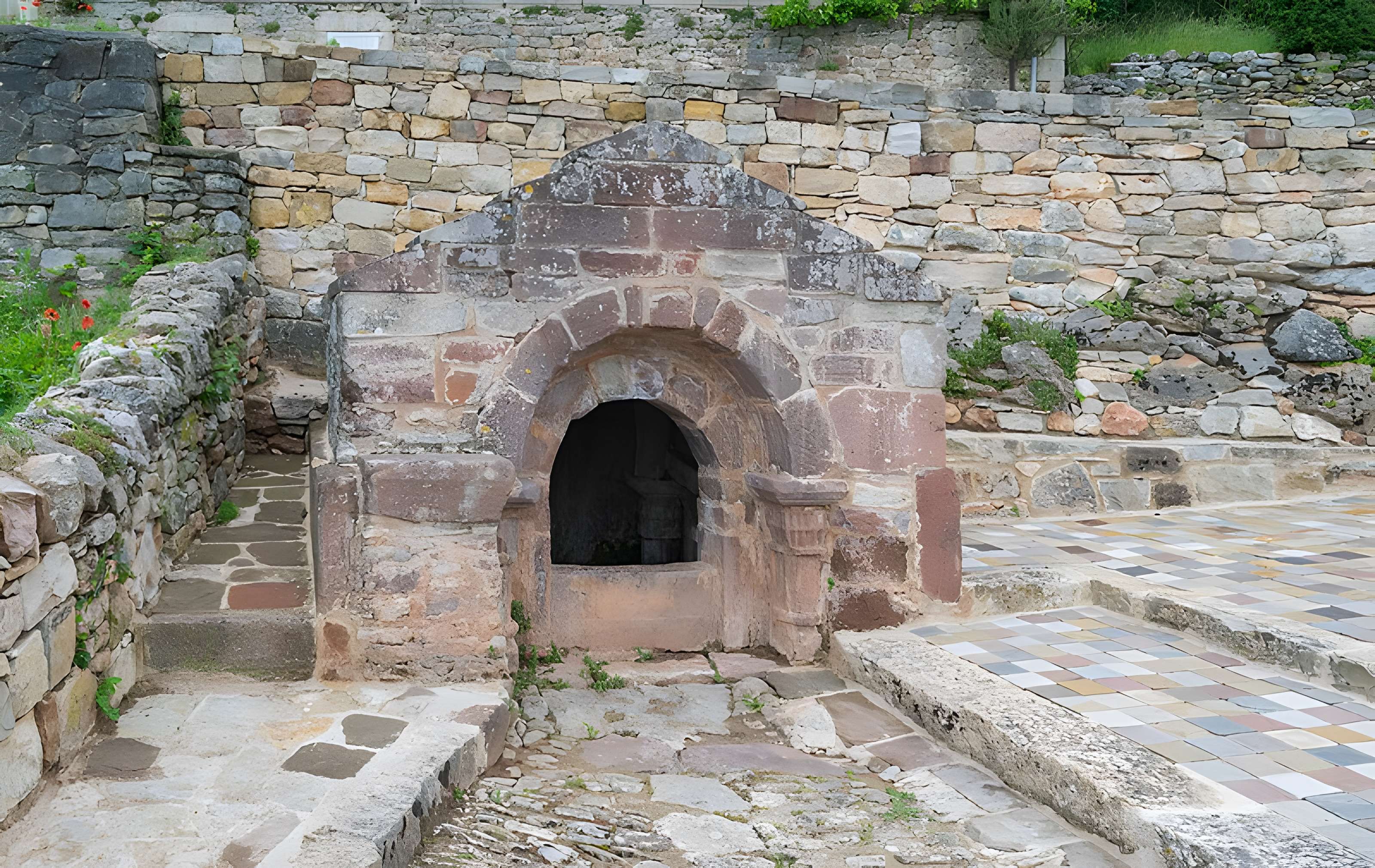 Fontaine romane de Cayssac