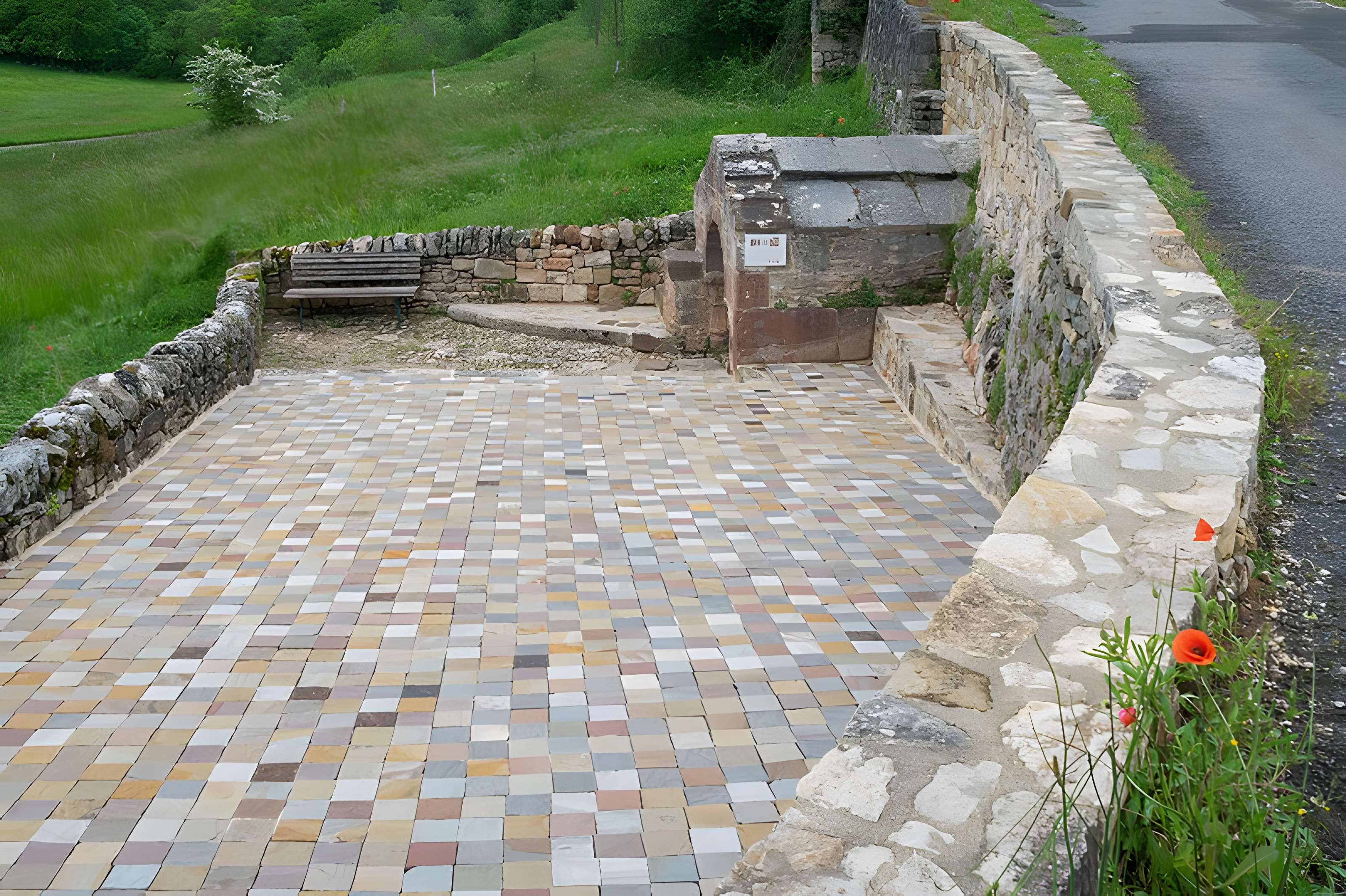 Fontaine romane de Cayssac