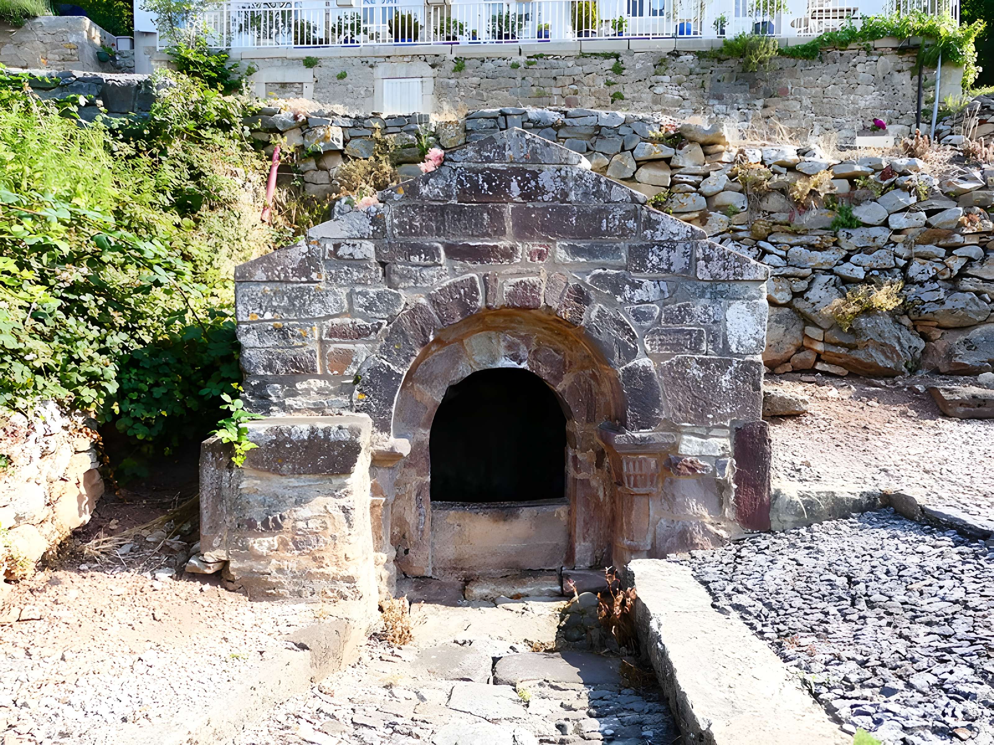 Fontaine romane de Cayssac