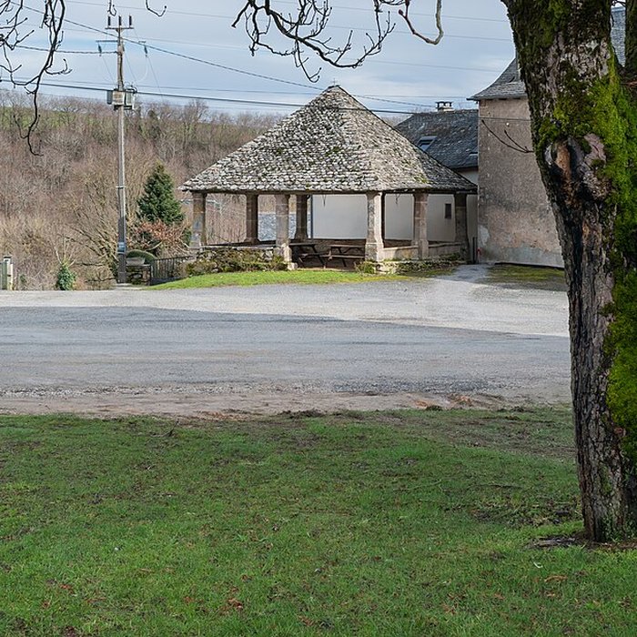 Photo de Halle-oratoire du hameau de Naves