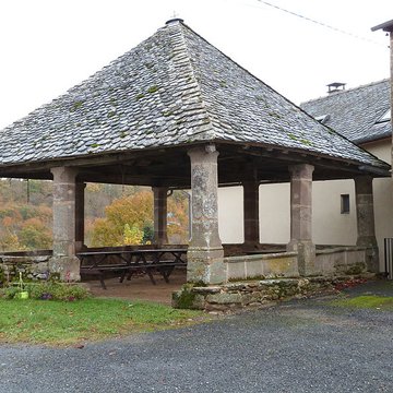 Halle-oratoire du hameau de Naves