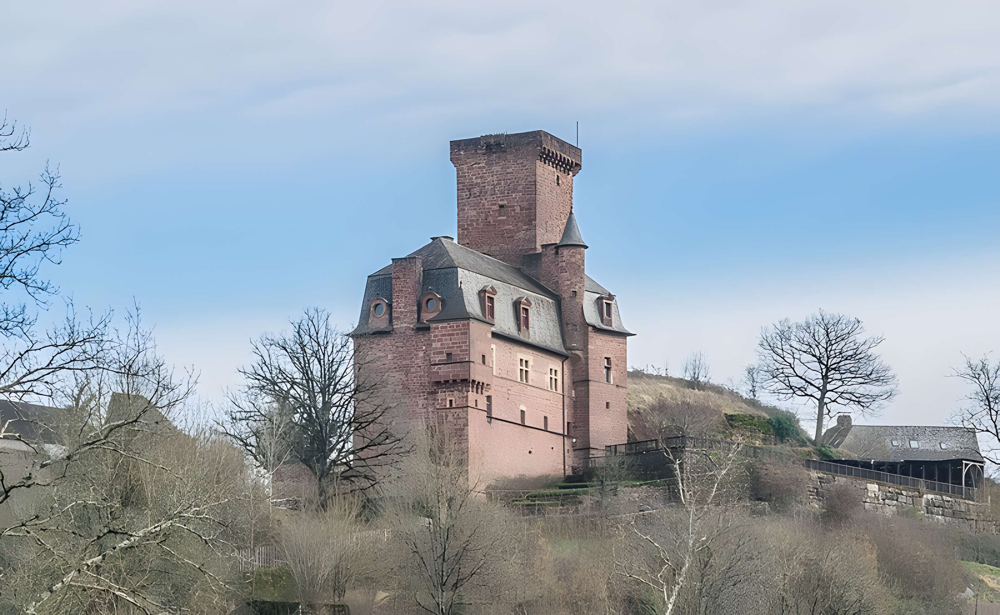 Château Mage et château de la Servairie