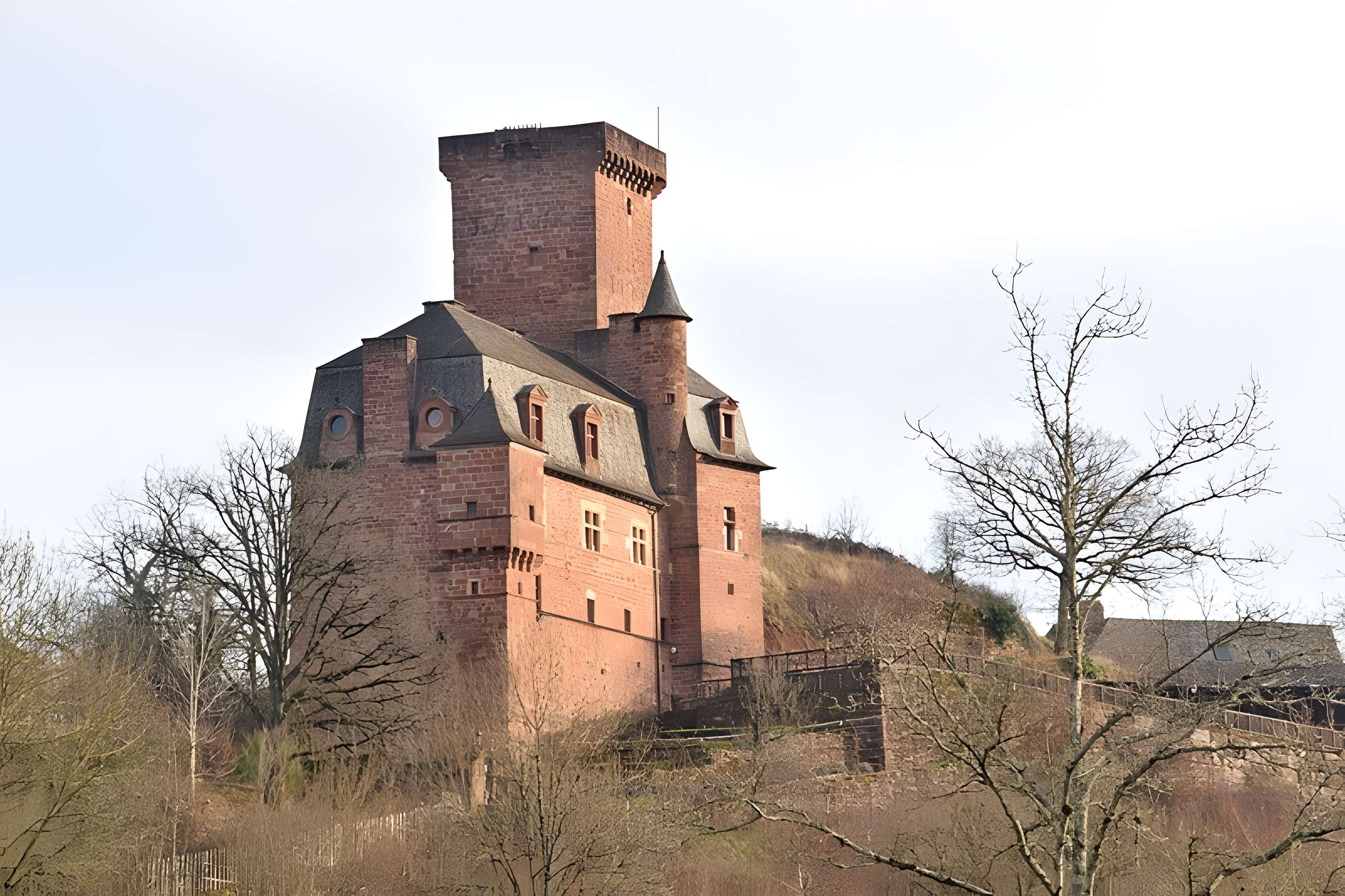Château Mage et château de la Servairie