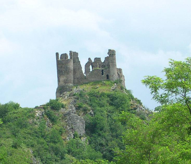 Château-Rocher de Saint-Rémy-de-Blot