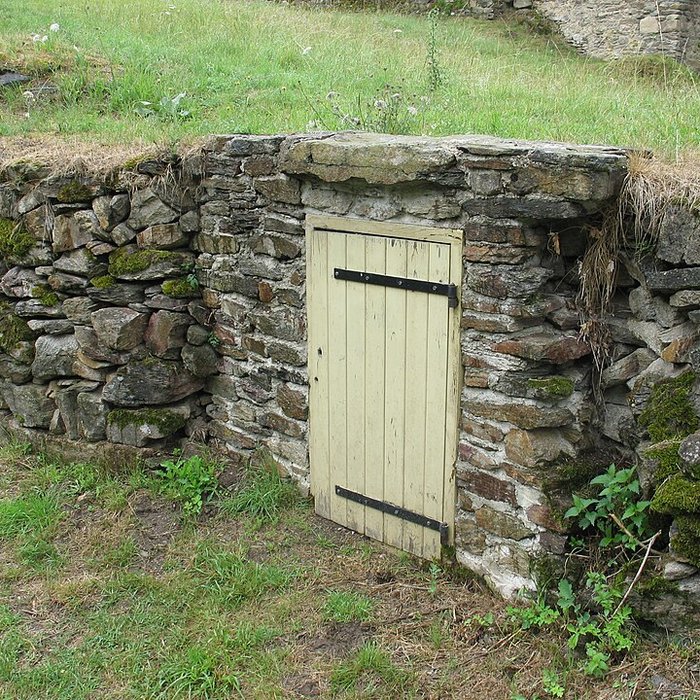 Photo de Château-Rocher de Saint-Rémy-de-Blot
