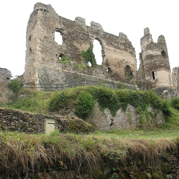 Photo de Château-Rocher de Saint-Rémy-de-Blot