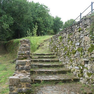 Château-Rocher de Saint-Rémy-de-Blot