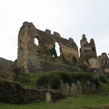 Château-Rocher de Saint-Rémy-de-Blot