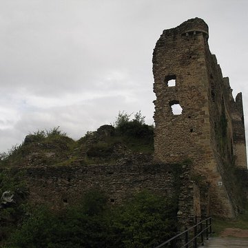 Château-Rocher de Saint-Rémy-de-Blot