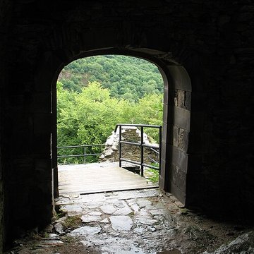 Château-Rocher de Saint-Rémy-de-Blot