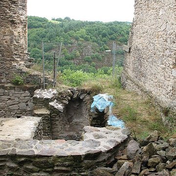Château-Rocher de Saint-Rémy-de-Blot