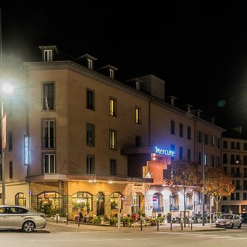 Grand Hôtel Le Broussy, aujourdhui Hôtel Mercure, et Grand Café Riche, actuel café Le Broussy