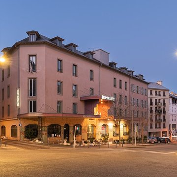 Grand Hôtel Le Broussy, aujourdhui Hôtel Mercure, et Grand Café Riche, actuel café Le Broussy