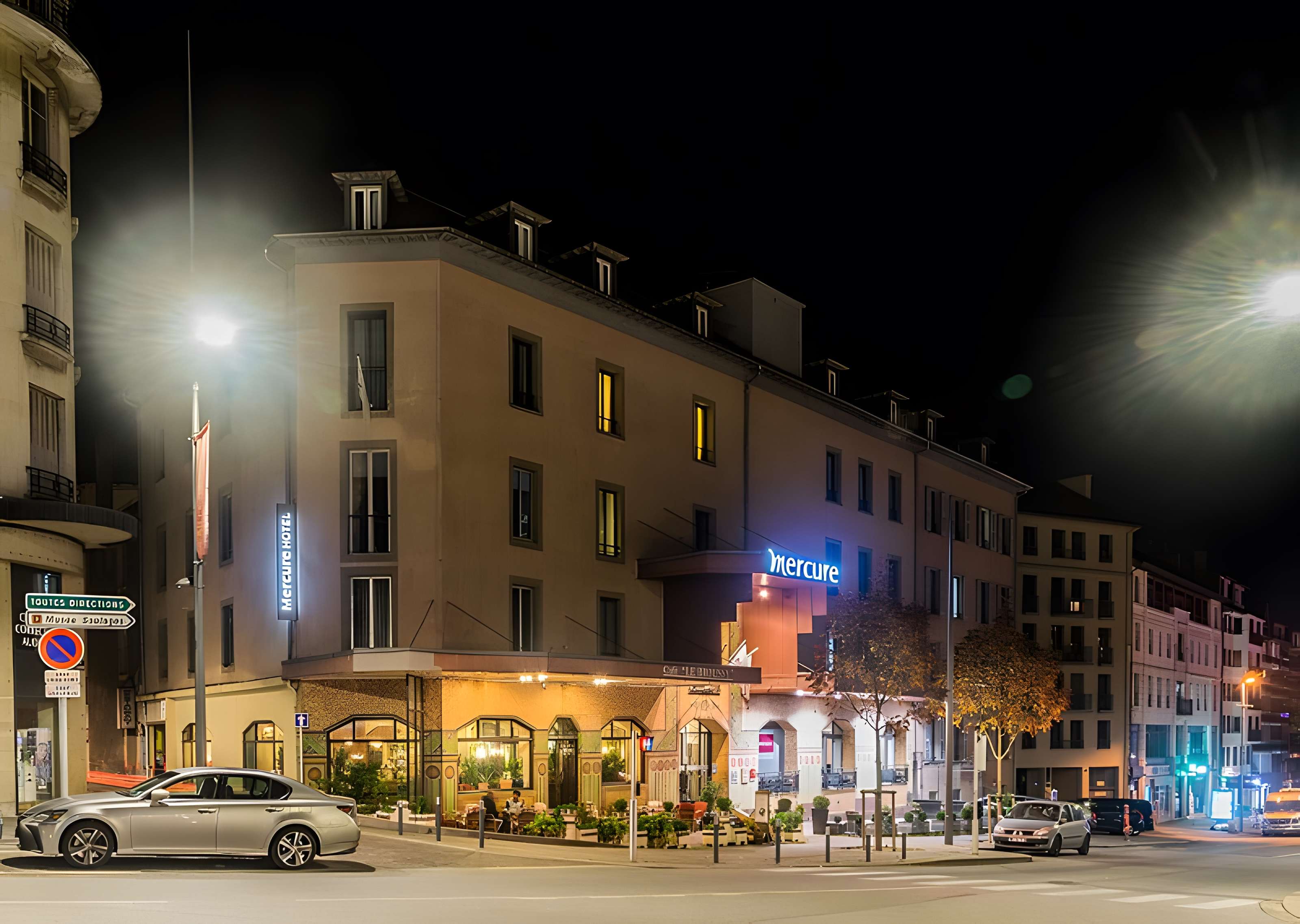 Grand Hôtel Le Broussy, aujourd'hui Hôtel Mercure, et Grand Café Riche, actuel café Le Broussy