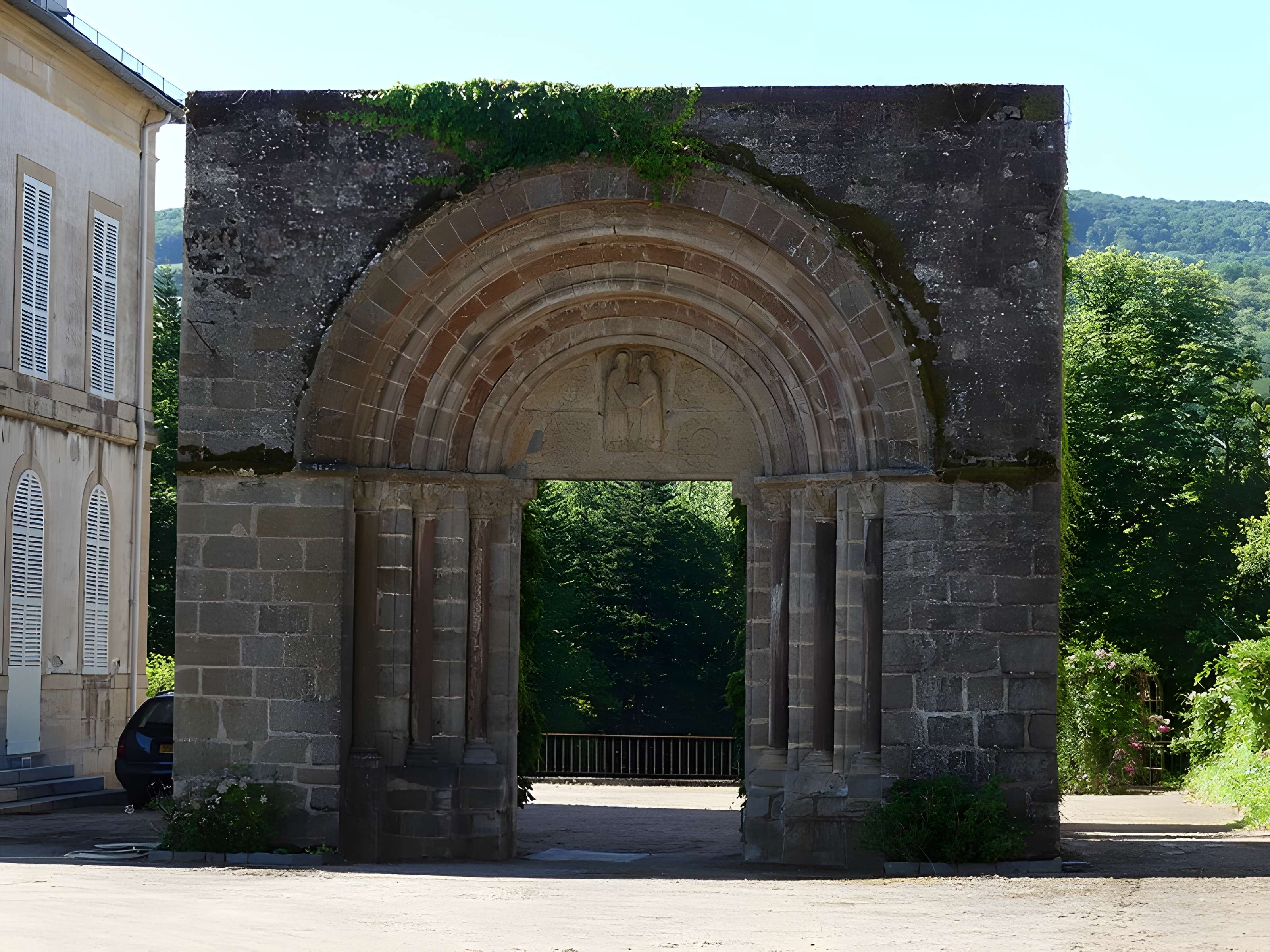 Portail roman de Levignac