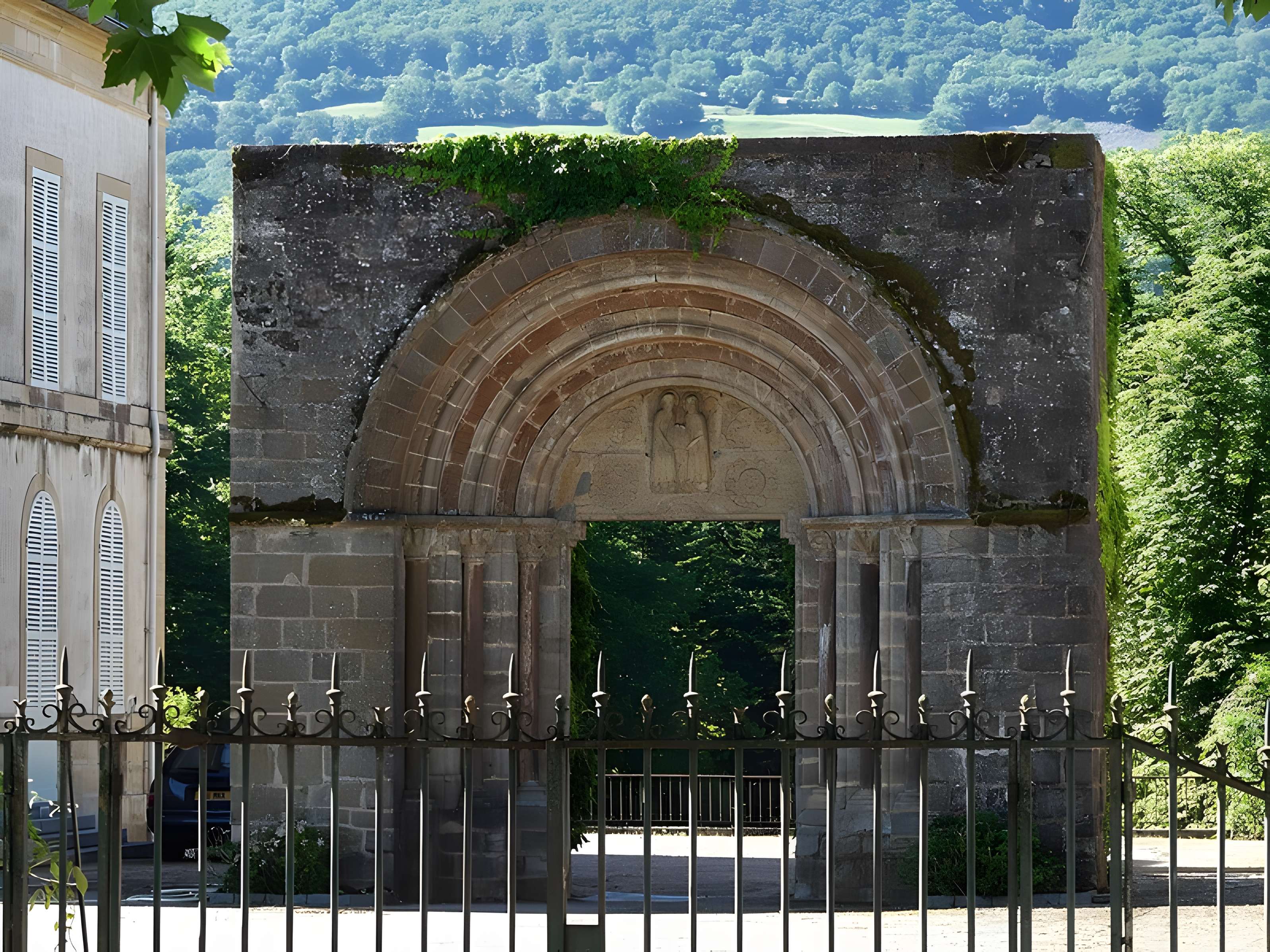 Portail roman de Levignac