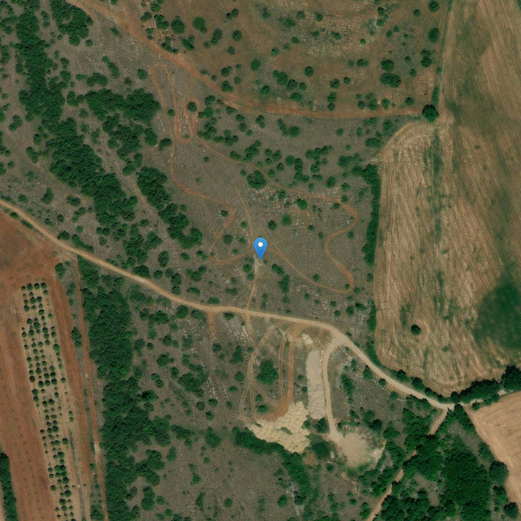 Photo de Archeologische site van Dolmen III van de Vézinies