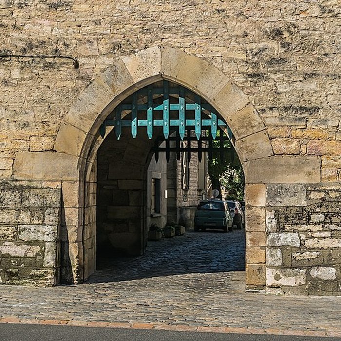 Photo de Porte de ville carrée