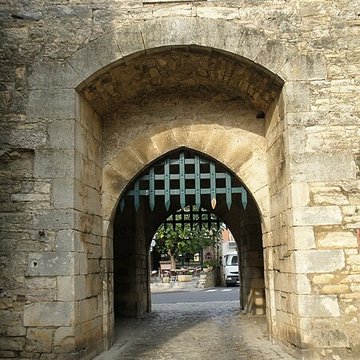 Porte de ville carrée