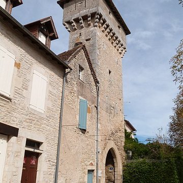 Porte de ville à machicoulis