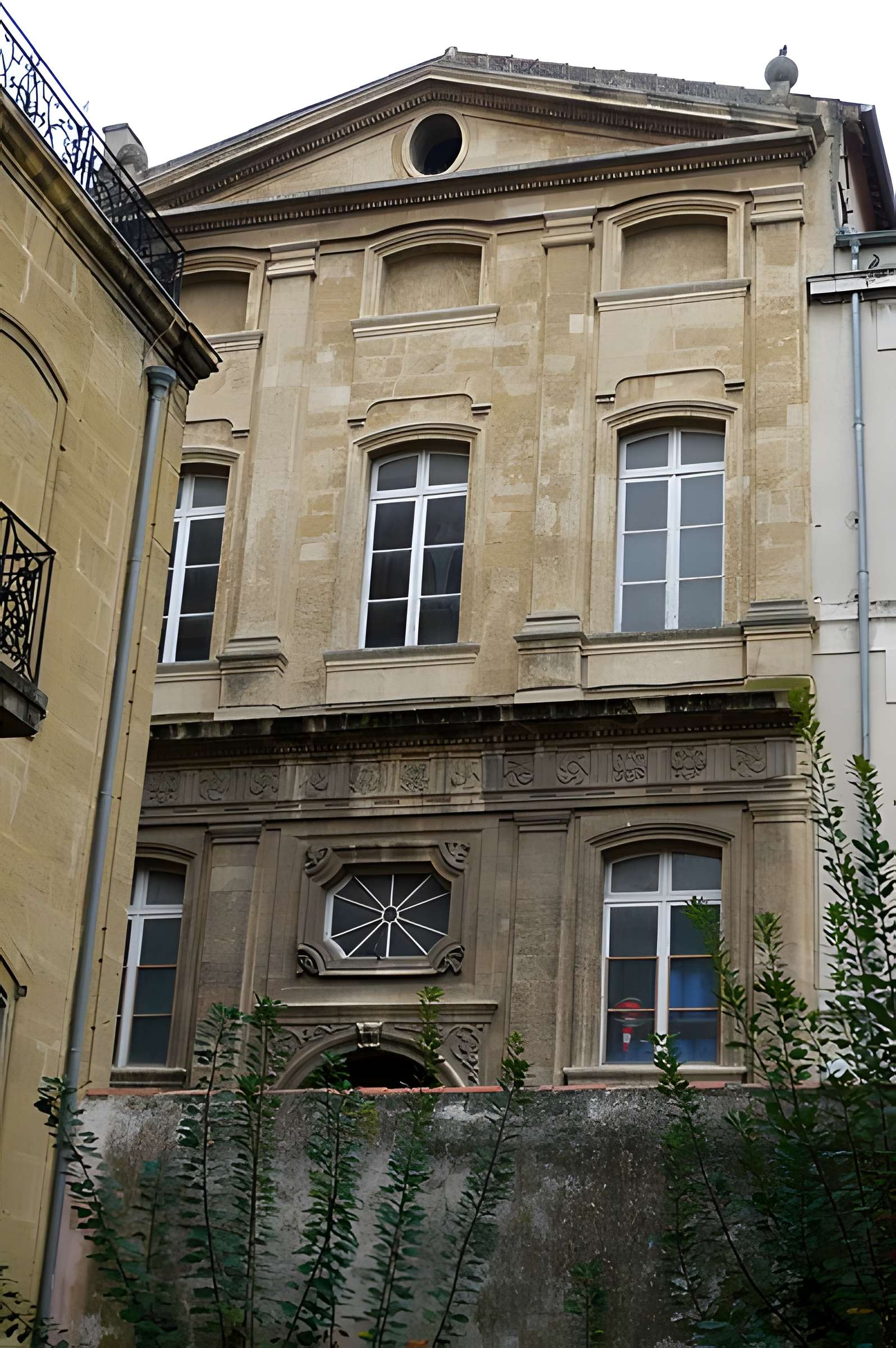Couvent des Bénédictines et couvent des Ursulines  , actuellement collège Mignet
