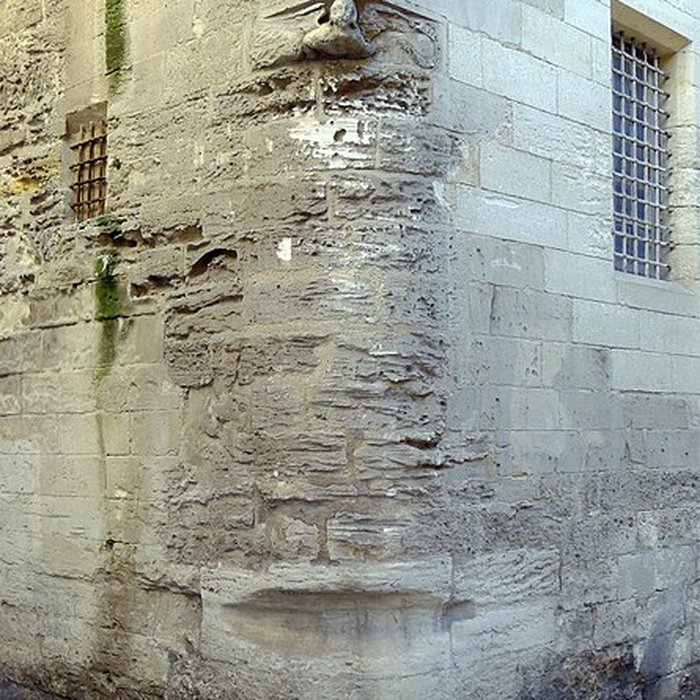 Photo de Ancien collège des Jésuites et ancien hôtel de Laval-Castellane, actuellement musée dart chrétien et Museon Arlaten