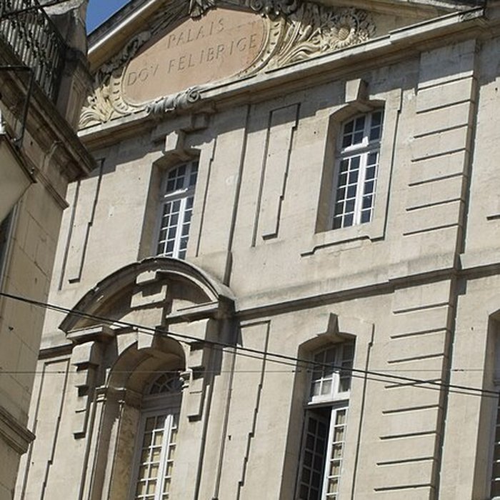 Photo de Ancien collège des Jésuites et ancien hôtel de Laval-Castellane, actuellement musée dart chrétien et Museon Arlaten