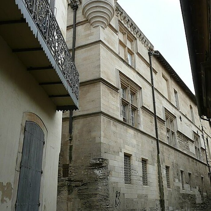 Photo de Ancien collège des Jésuites et ancien hôtel de Laval-Castellane, actuellement musée dart chrétien et Museon Arlaten