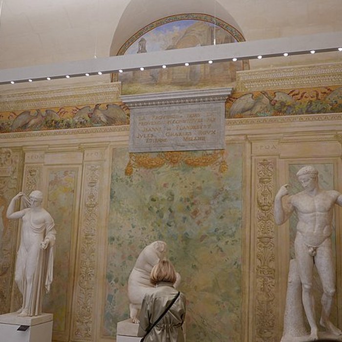 Photo de Ancien collège des Jésuites et ancien hôtel de Laval-Castellane, actuellement musée dart chrétien et Museon Arlaten