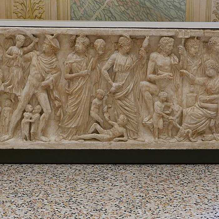 Photo de Ancien collège des Jésuites et ancien hôtel de Laval-Castellane, actuellement musée dart chrétien et Museon Arlaten