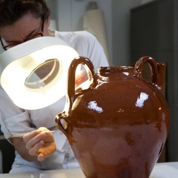 Ancien collège des Jésuites et ancien hôtel de Laval-Castellane, actuellement musée dart chrétien et Museon Arlaten