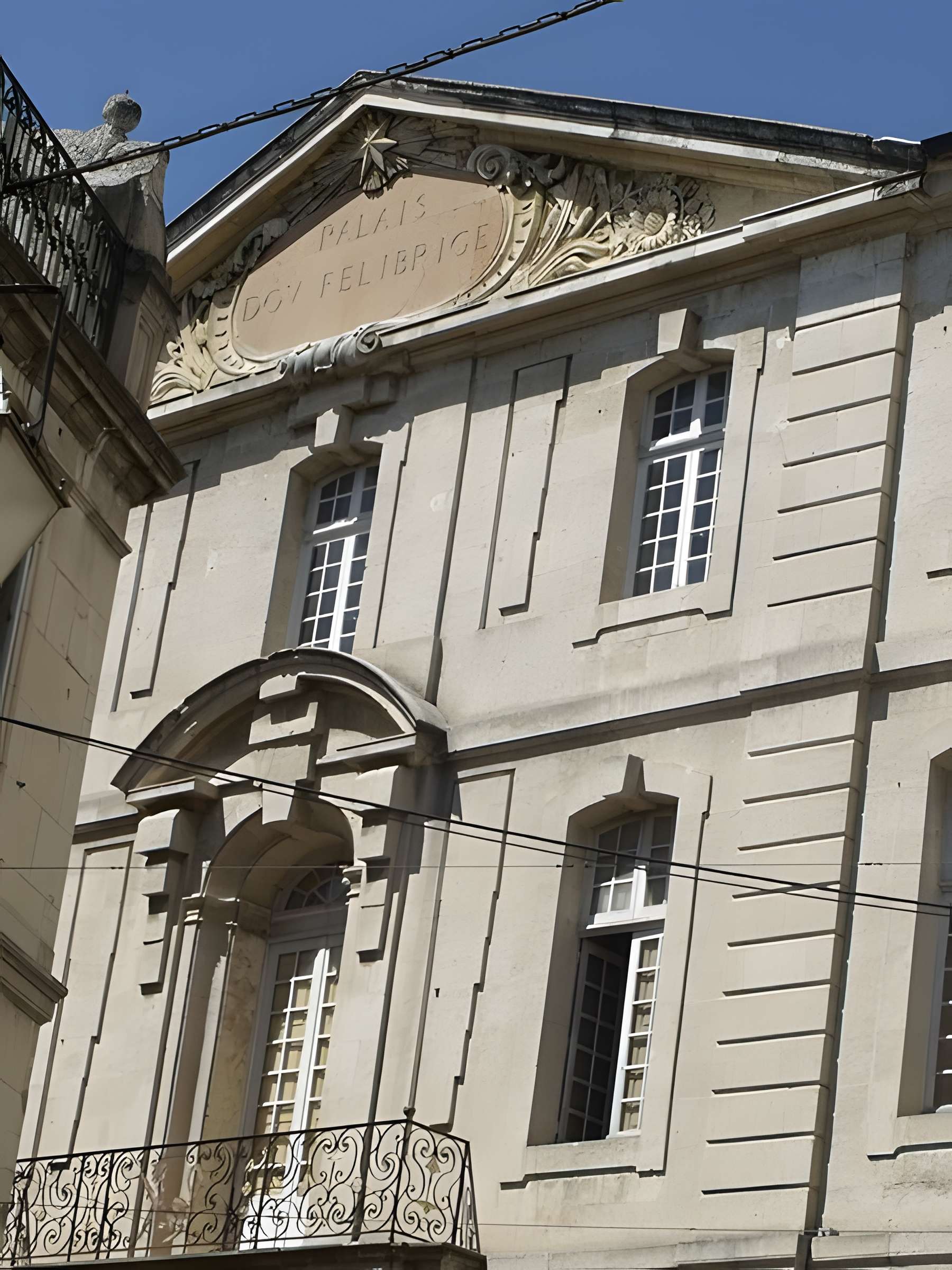 Ancien collège des Jésuites et ancien hôtel de Laval-Castellane, actuellement musée d'art chrétien et Museon Arlaten