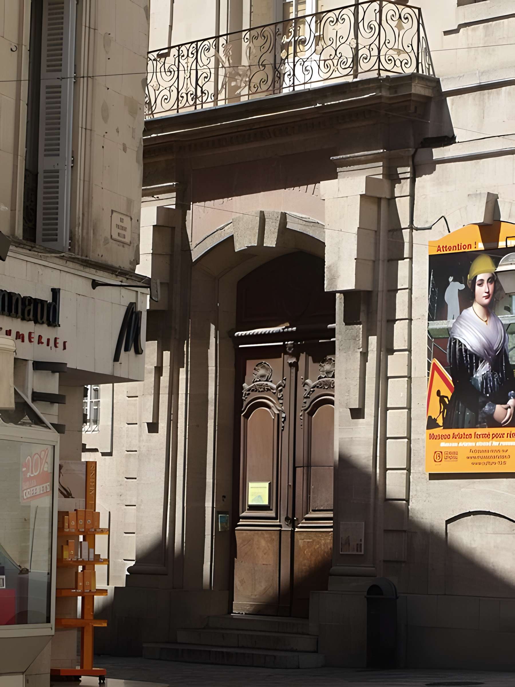 Ancien collège des Jésuites et ancien hôtel de Laval-Castellane, actuellement musée d'art chrétien et Museon Arlaten
