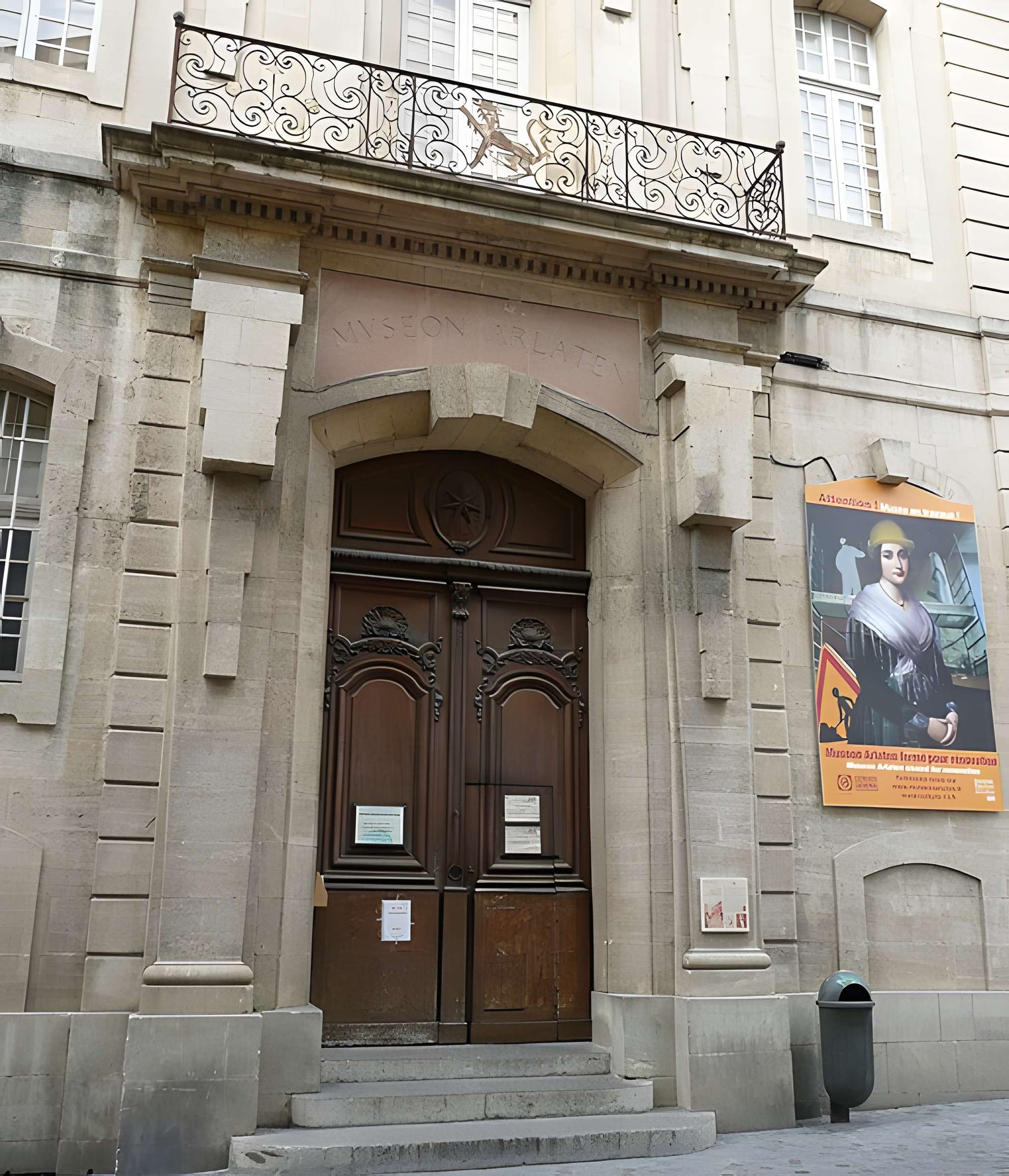 Ancien collège des Jésuites et ancien hôtel de Laval-Castellane, actuellement musée d'art chrétien et Museon Arlaten